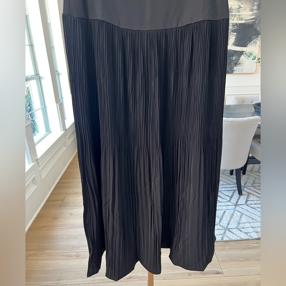 Mid-Waist Pleated Maxi Skirt — Size Small - Picture 3 of 8